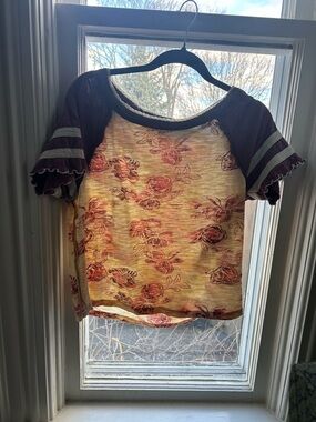 We The Free Cream Floral Raglan Crop Top with Brown Sleeves